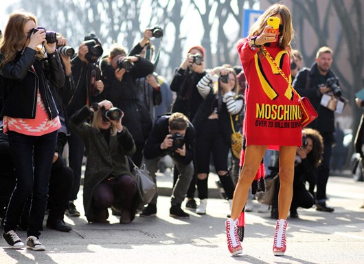 anna-dello-russo-moschino-fall-2014-tommy-ton-glamazons-blog-2