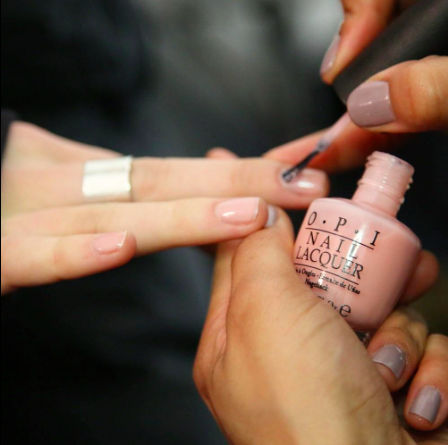 bcbgmaxazria-spring-2015-backstage-beauty-opi-bubble-bath-glamazons-blog