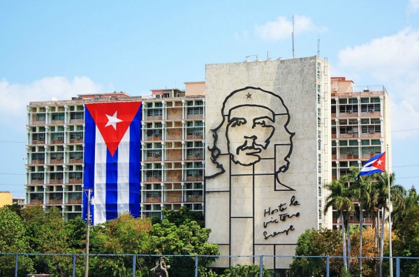 che-guevara-revolution-square-havana-cuba-glamazons-blog