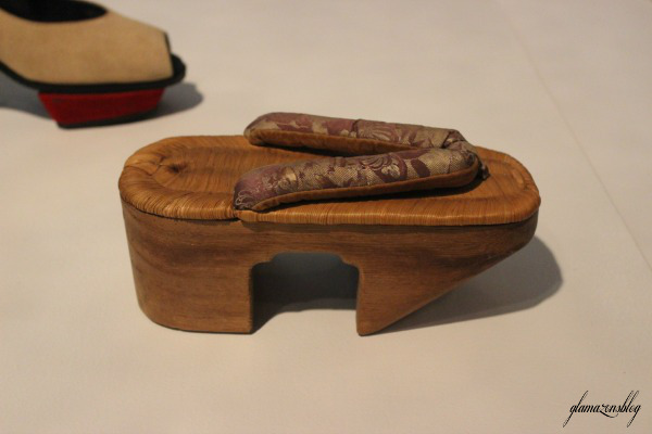 geta-wood-thong-sandals-japanese-first-half-of-20th-century-brooklyn-museum-killer-heels-exhibit-glamazons-blog