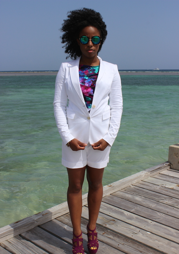 jamaica-street-style-just-fab-neri-banana-republic-white-blazer-express-white-shorts-boohoo-gracie-mirrored-sunglasses-jessica-c-andrews-glamazons-blog-4-final