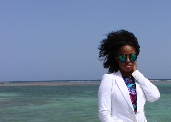 jamaica-street-style-just-fab-neri-banana-republic-white-blazer-express-white-shorts-boohoo-gracie-mirrored-sunglasses-jessica-c-andrews-glamazons-blog-5-final-001