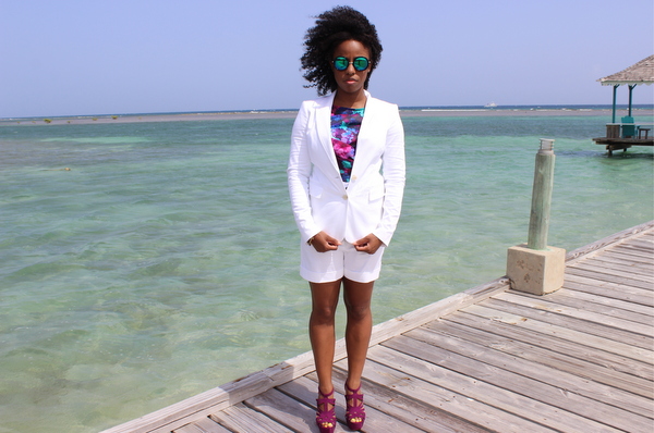 jamaica-street-style-just-fab-neri-banana-republic-white-blazer-express-white-shorts-boohoo-gracie-mirrored-sunglasses-jessica-c-andrews-glamazons-blog-final