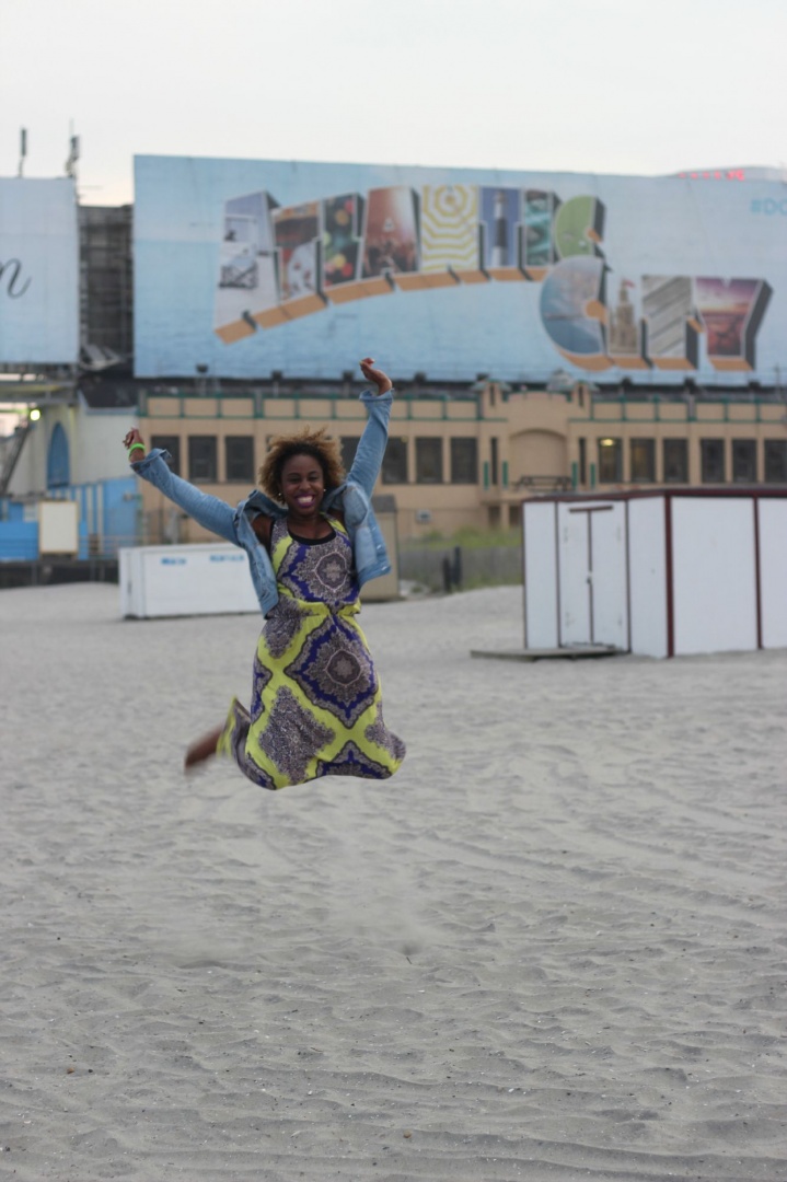 jessica-c-andrews-atlantic-city-street-style-beach-jump-glamazons-blog