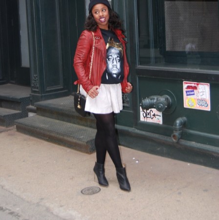 jessica-c-andrews-street-style-biggie-sweatshirt-urban-outfitters-asos-red-leather-jacket-maison-margiela-for-hm-mirror-wedge-heels-4