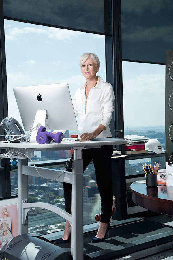 joanna-coles-treadmill-desk-cosmopolitan-glamazons-blog