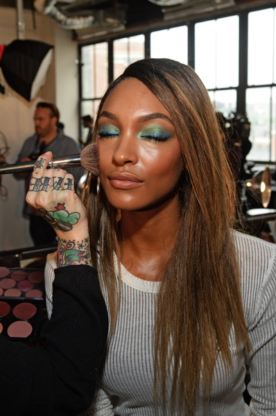 jourdan-dunn-diane-von-furstenberg-new-york-fashion-week-backstage-spring-2016-glamazons-blog