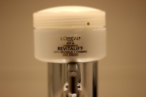 l-oreal-Revitalift-Anti-Wrinkle-Firming-Day-Cream-SPF-18-review-glamazons-blog