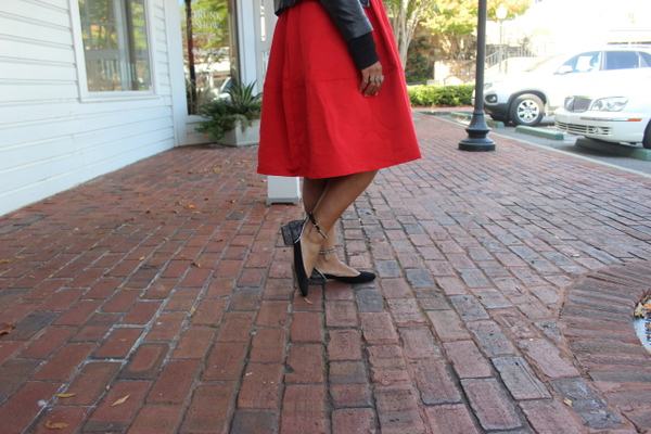 street-style-express-high-waist-full-midi-skirt-red-kendra-scott-naomi-double-ring-zara-flats-black-long-sleeve-crop-top-forever-21-leather-jacket-hm-necklace-glamazons-blog-2