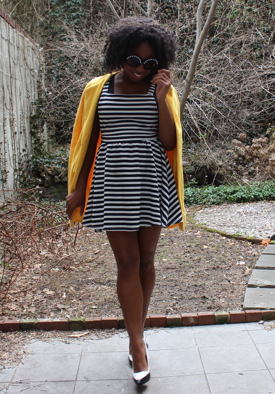street-style-romwe-yellow-coat-asos-stripe-dress-asos-pearl-sunglasses-just-fab-Jerilyne-glamazons-blog-14