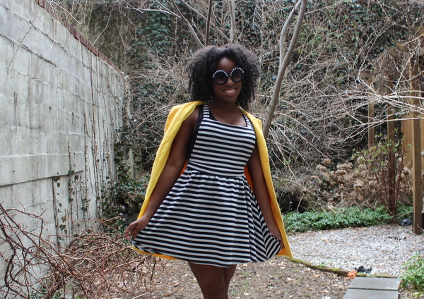 street-style-romwe-yellow-coat-asos-stripe-dress-asos-pearl-sunglasses-just-fab-Jerilyne-glamazons-blog-15