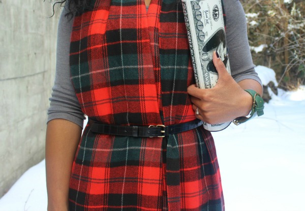 street-style-snow-belt-wrapped-around-scarf-plaid-scarf-patricia-field-money-clutch-beanie-hat-just-fab-zyree-glamazons-blog-4-edit-2