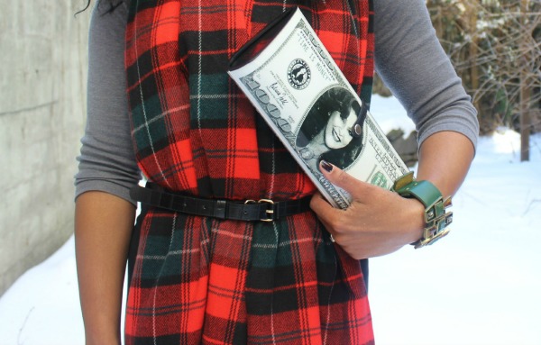 street-style-snow-belt-wrapped-around-scarf-plaid-scarf-patricia-field-money-clutch-beanie-hat-just-fab-zyree-glamazons-blog-7-edit-2