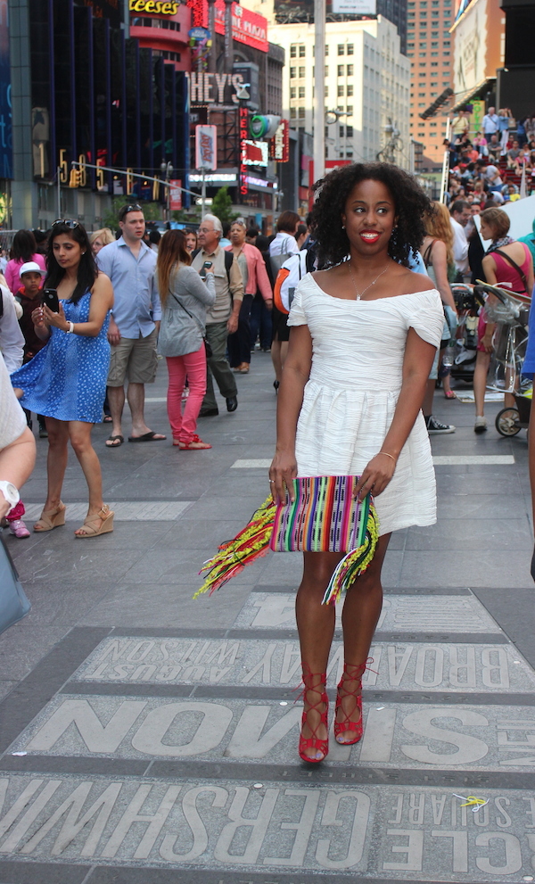 street-style-times-square-white-dress-just-fab-vernon-red-asos-woven-clutch-with-fringing-glamazons-blog-005-edit