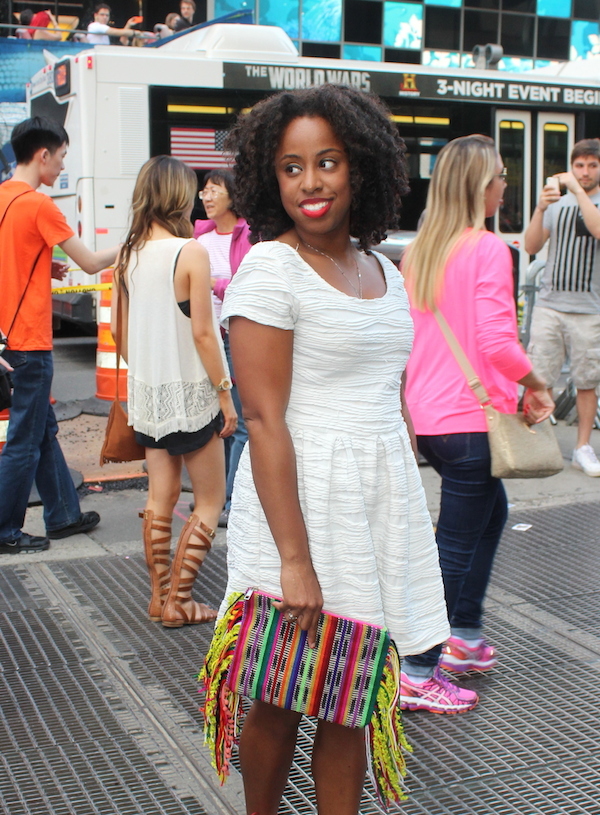 street-style-times-square-white-dress-just-fab-vernon-red-asos-woven-clutch-with-fringing-glamazons-blog-013