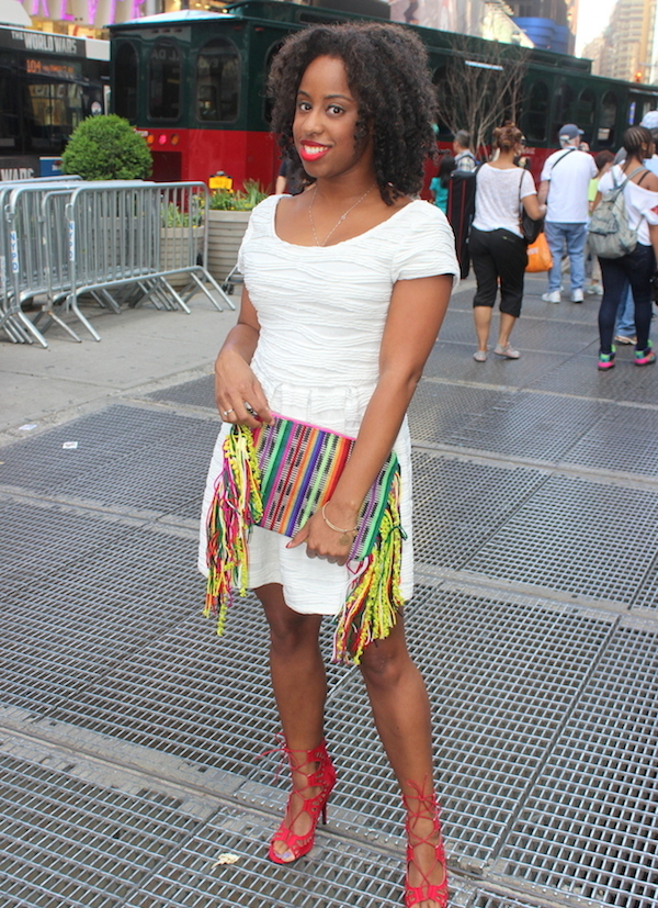 street-style-times-square-white-dress-just-fab-vernon-red-asos-woven-clutch-with-fringing-glamazons-blog-016-edit-001