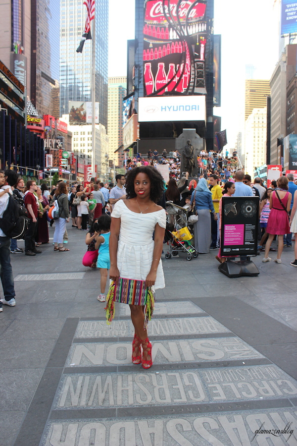 street-style-times-square-white-dress-just-fab-vernon-red-asos-woven-clutch-with-fringing-glamazons-blog-11-edit