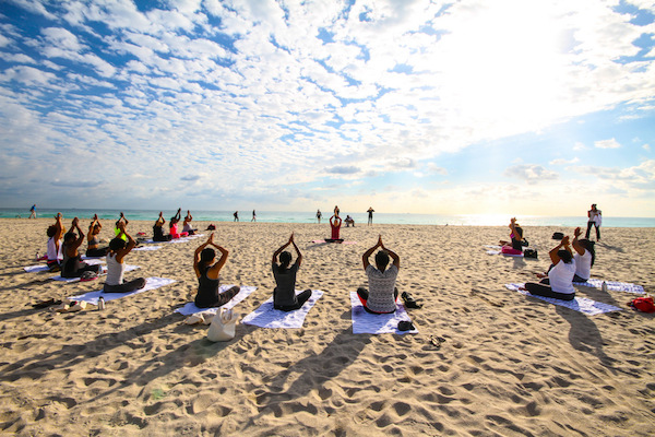 yoga-beach-glamazons-blog